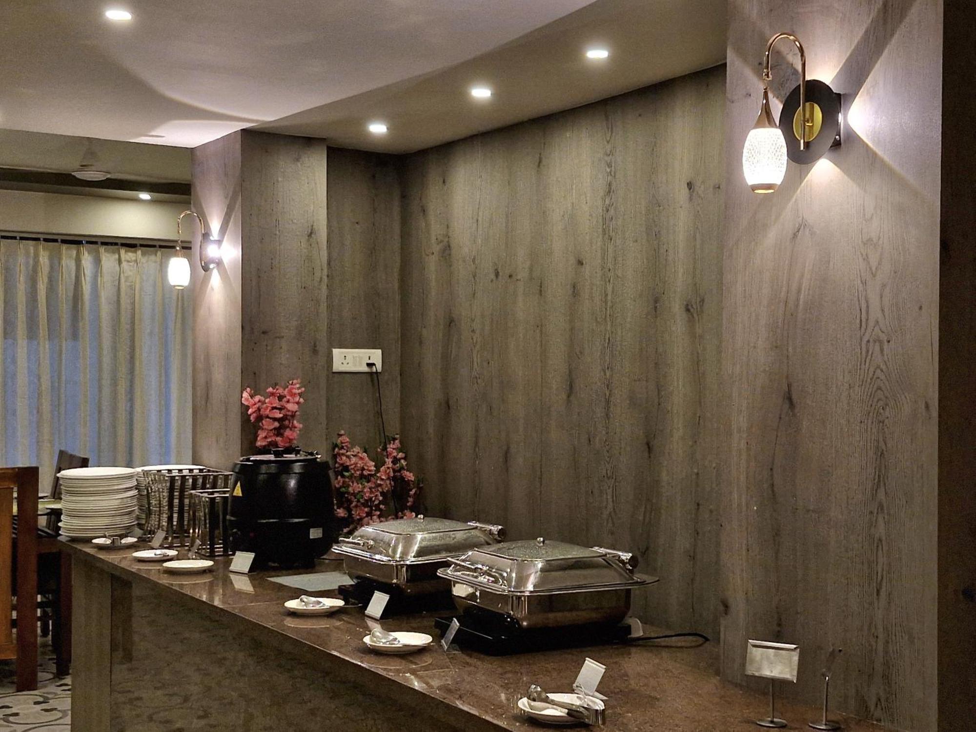 Treebo Trend Green Valley Beach Resort Dona Paula Exterior foto