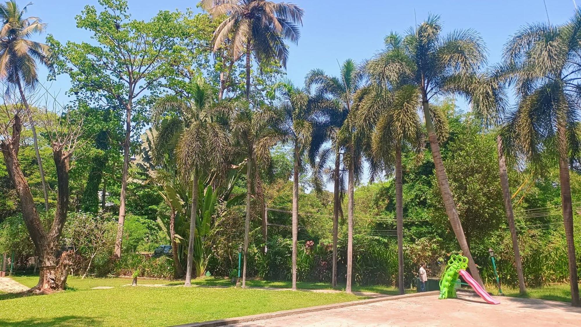 Treebo Trend Green Valley Beach Resort Dona Paula Exterior foto